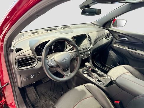 Used 2023 Chevrolet Equinox RS w/ RS Leather Package image 8