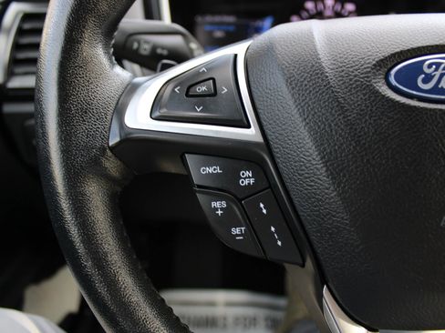 Used 2020 Ford Fusion Titanium image 11