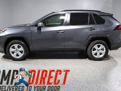Used 2020 Toyota RAV4 XLE image 10