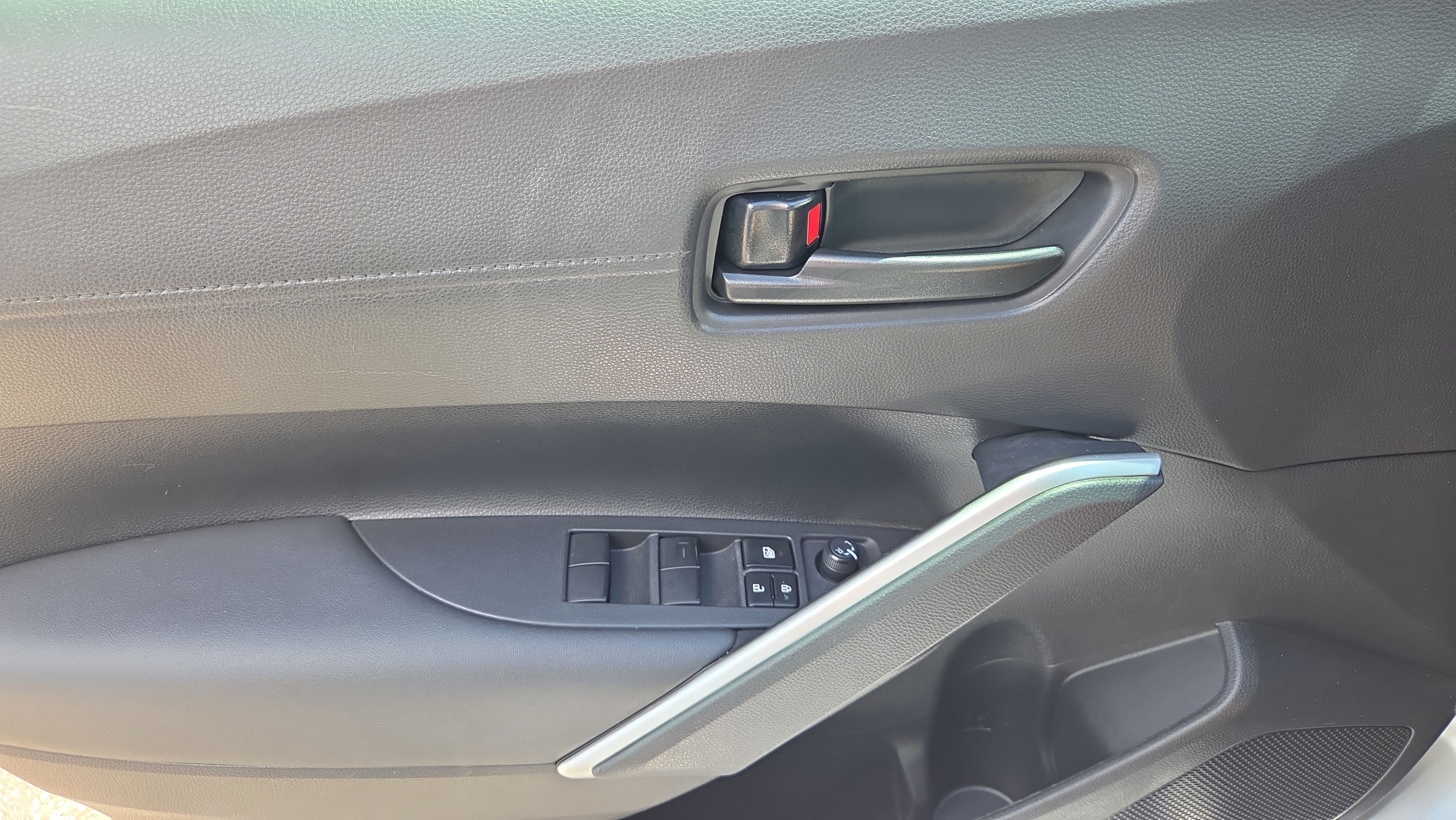 Certified 2023 Toyota Corolla Cross AWD Hybrid image 16