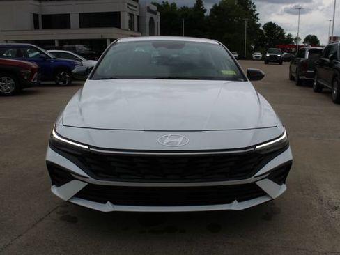 New 2026 Hyundai Elantra SEL Sport FWD image 7