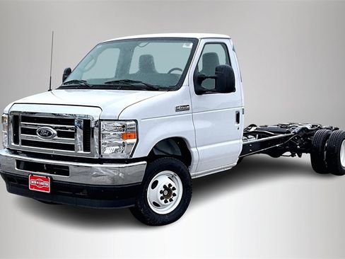 New 2025 Ford E-450 and Econoline 450 Super Duty w/ Power Equipment Group image 2