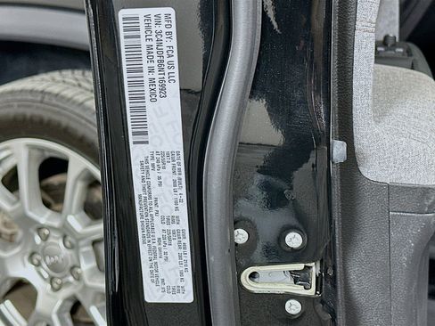 Used 2022 Jeep Compass Latitude image 12