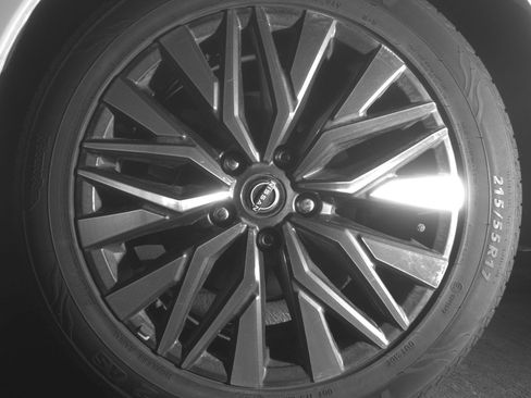 Used 2025 Nissan Altima 2.5 SV image 14