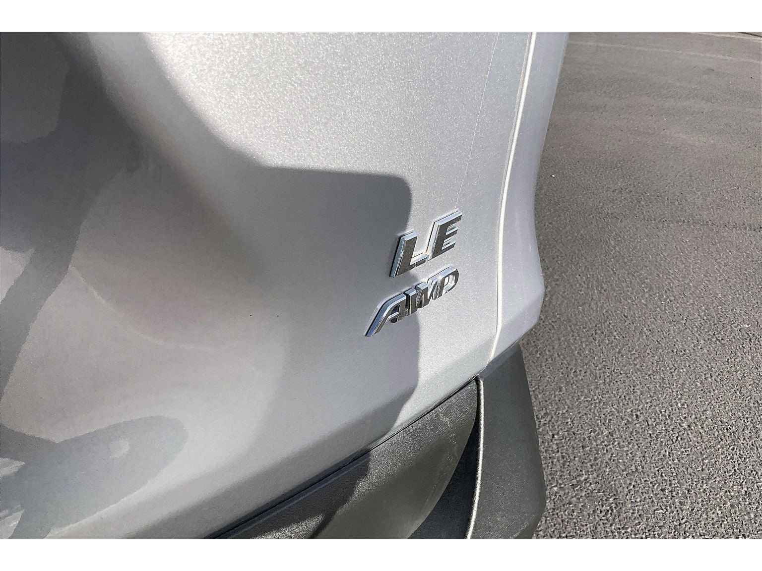 Used 2024 Toyota RAV4 LE AWD/4WD image 9