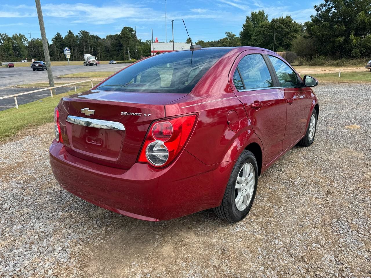 Used 2015 Chevrolet Sonic LT FWD image 3