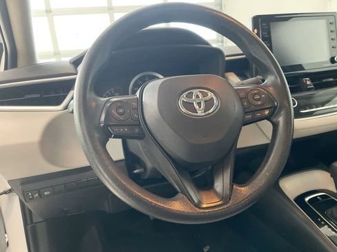 Used 2022 Toyota Corolla LE image 14