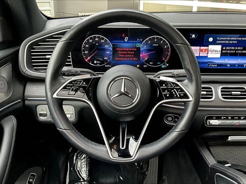 Used 2024 Mercedes-Benz GLS 450 4MATIC image 5