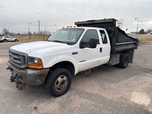 Used 2001 Ford F350 XL image 1
