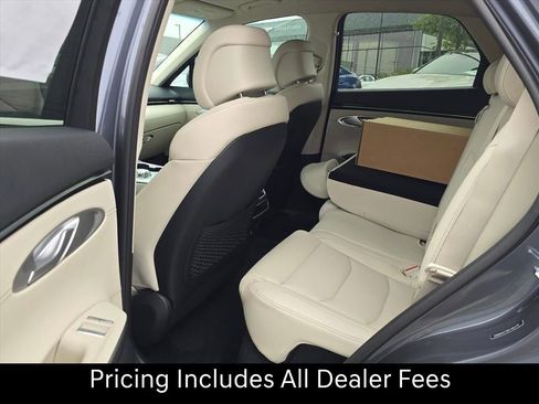 New 2026 Genesis GV70 2.5T Select AWD/4WD image 10