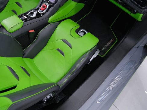 Used 2023 Lamborghini Huracan EVO RWD image 18