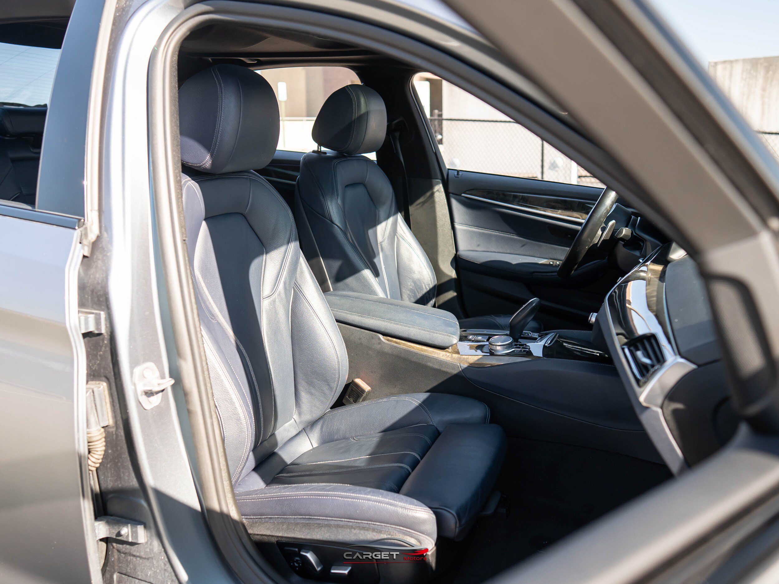 Used 2019 BMW 540i w/ M Sport Package RWD image 17