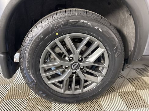 Used 2025 Nissan Rogue S image 28