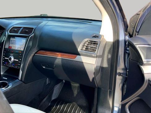 Used 2019 Ford Explorer Platinum AWD/4WD image 19