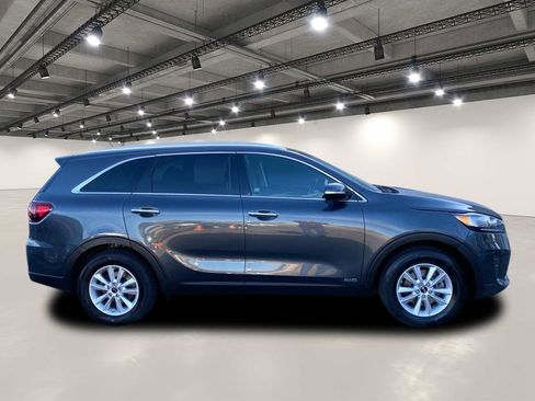 Used 2020 Kia Sorento LX w/ LX I4 Convenience Package image 8