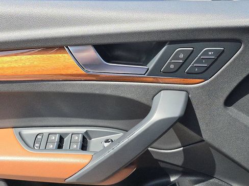 Certified 2021 Audi Q5 e Premium AWD/4WD image 22