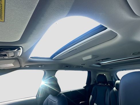 New 2026 Kia Carnival SX FWD image 22