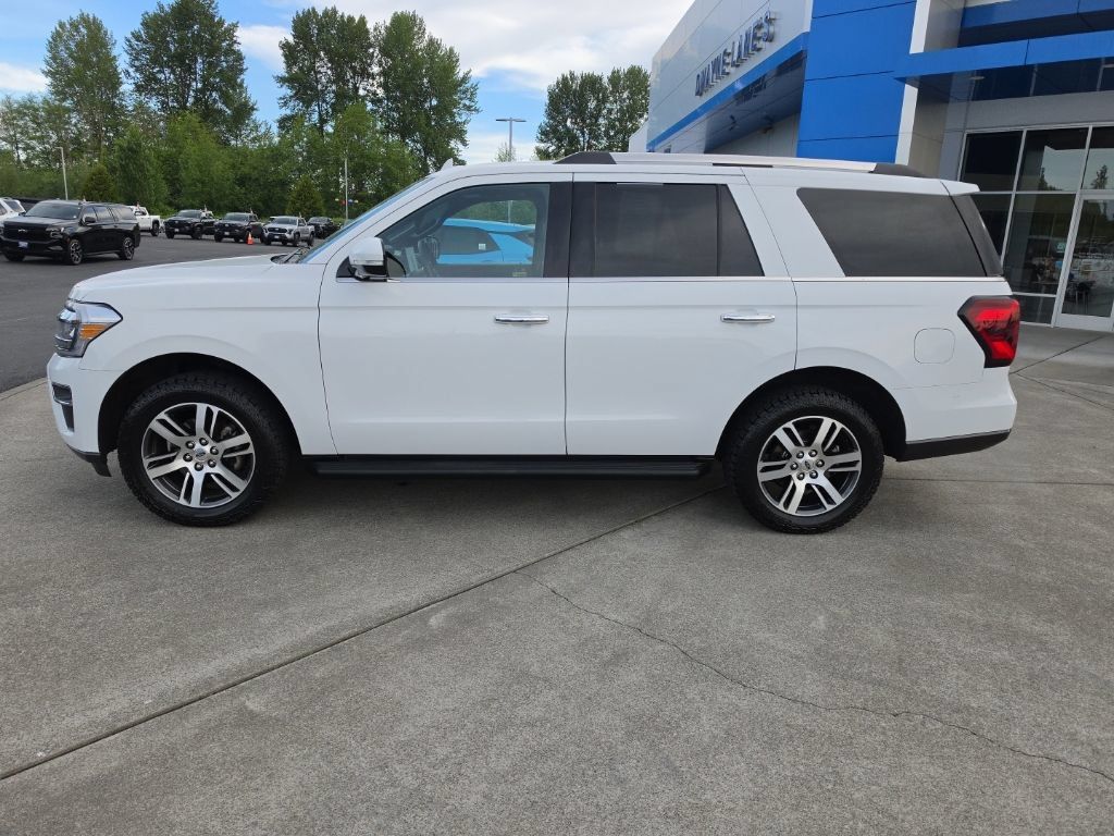 Used 2024 Ford Expedition Limited AWD/4WD image 2