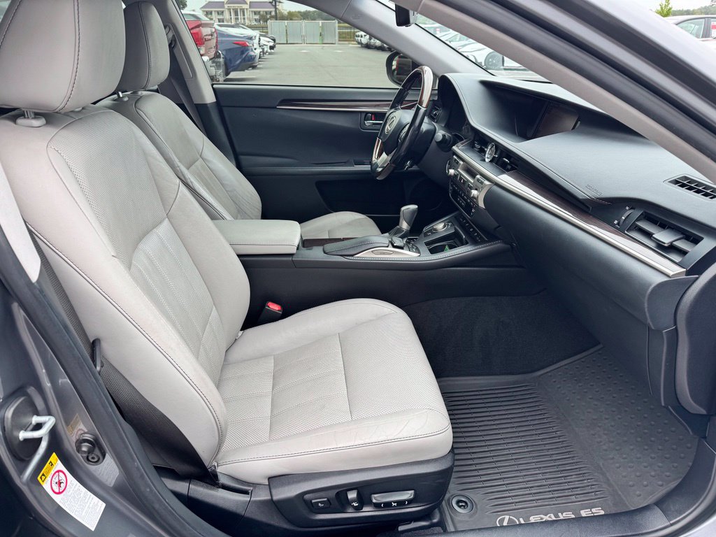 Used 2016 Lexus ES 350 FWD image 26