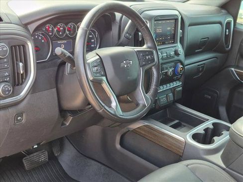 Used 2021 Chevrolet Silverado 1500 LT Trail Boss w/ Convenience Package II AWD/4WD image 8