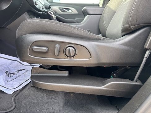 Certified 2023 Chevrolet Traverse LT image 16