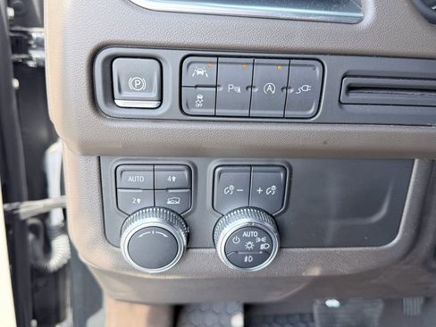 Used 2021 GMC Yukon SLT AWD/4WD image 12