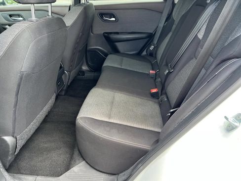 Used 2023 Nissan Rogue SV FWD image 12