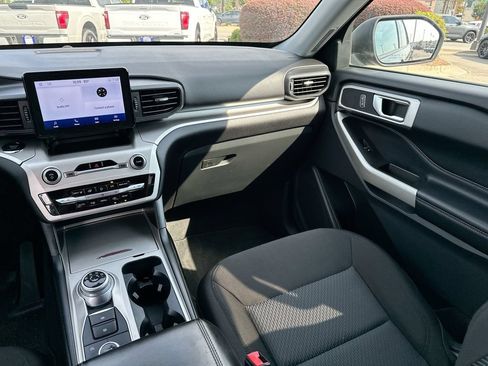 Used 2022 Ford Explorer XLT AWD/4WD image 20