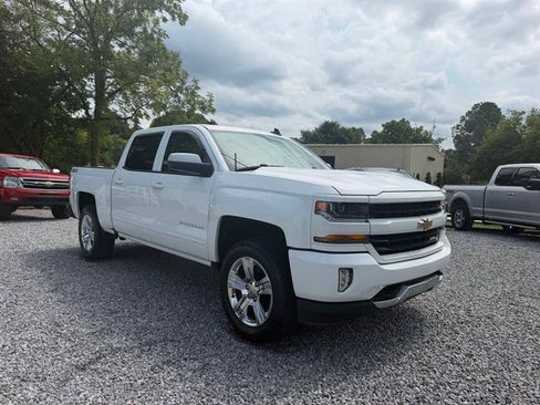 Used 2018 Chevrolet Silverado 1500 LT w/ All Star Edition AWD/4WD image 9