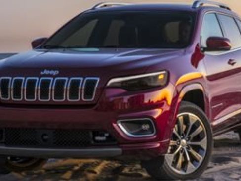 Used 2019 Jeep Cherokee Latitude Plus w/ Comfort/Convenience Group image 1