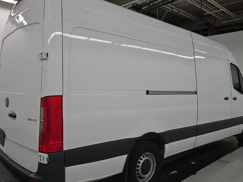 Used 2023 Mercedes-Benz Sprinter 2500 image 7