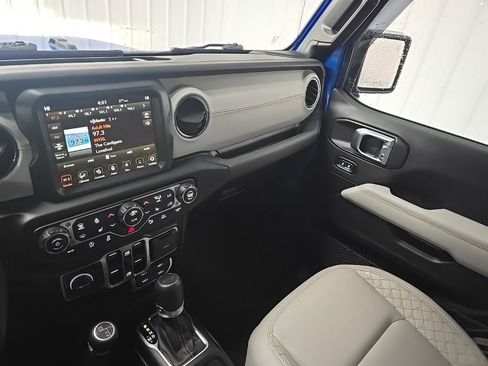 Used 2023 Jeep Wrangler Altitude image 26