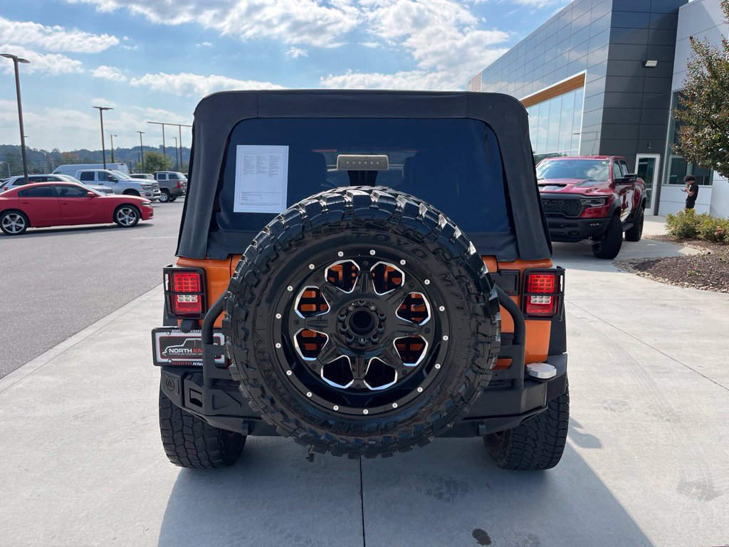 Used 2013 Jeep Wrangler Unlimited Rubicon w/ Connectivity Group AWD/4WD image 18