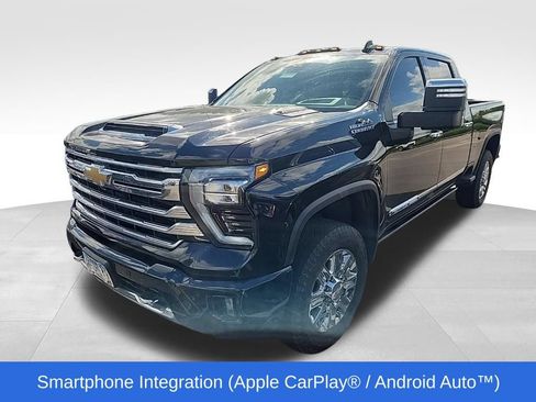 Used 2024 Chevrolet Silverado 2500 High Country w/ High Country Premium Package AWD/4WD image 6