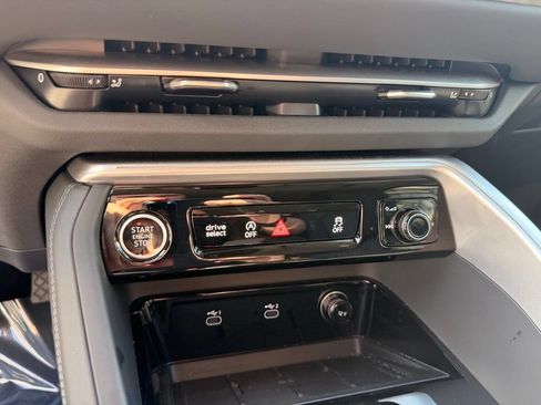 Used 2025 Audi Q5 Premium w/ Convenience Package AWD/4WD image 27