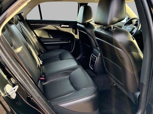 Used 2016 Chrysler 300 Limited w/ 300 Premium Group image 10