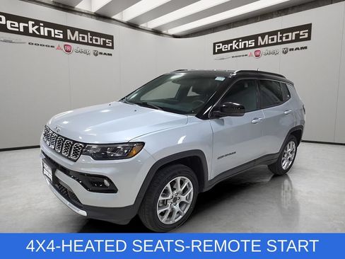 Certified 2025 Jeep Compass Limited AWD/4WD image 1