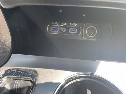 Used 2019 Jeep Grand Cherokee Limited AWD/4WD image 34