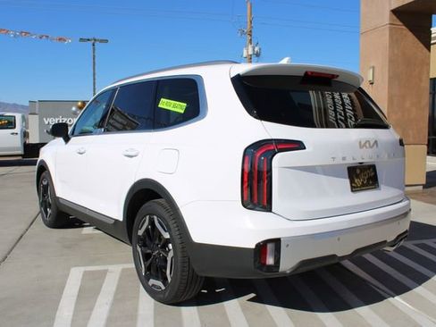 Used 2024 Kia Telluride EX image 5