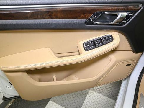 Used 2018 Porsche Macan Turbo image 41