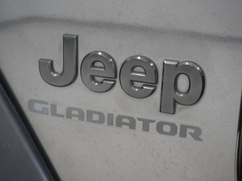 Used 2020 Jeep Gladiator Sport w/ Quick Order Package 24S AWD/4WD image 8