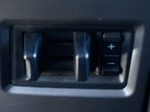 Used 2017 Ford F550 2WD Regular Cab Super Duty image 35