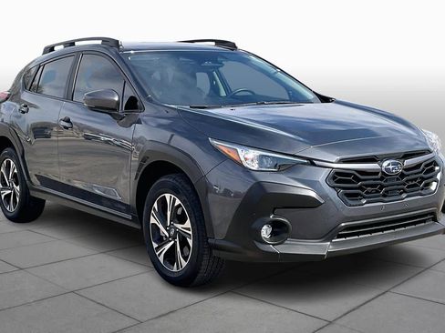Used 2025 Subaru Crosstrek 2.0i Premium image 3