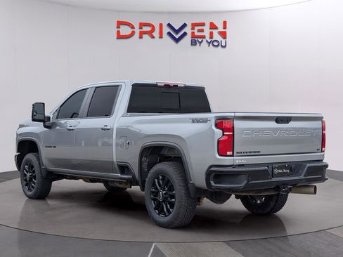 Used 2025 Chevrolet Silverado 2500 LT w/ Trail Boss Package image 3