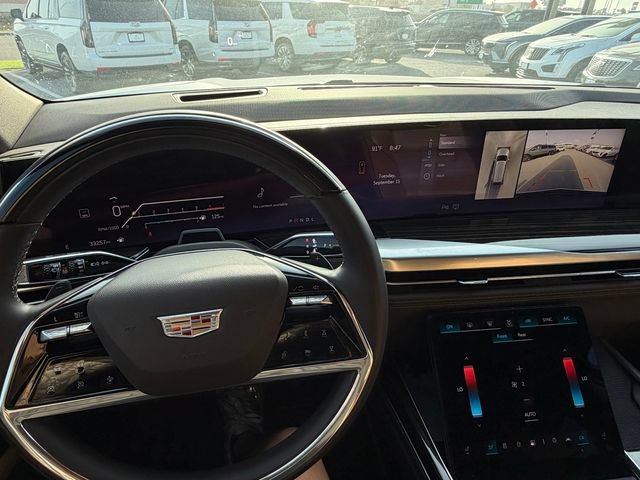 Used 2025 Cadillac Escalade Premium Luxury RWD image 24
