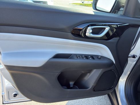 New 2026 Jeep Compass Limited AWD/4WD image 13