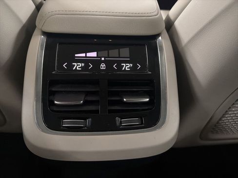 Used 2023 Volvo XC60 B5 Ultimate AWD/4WD image 34