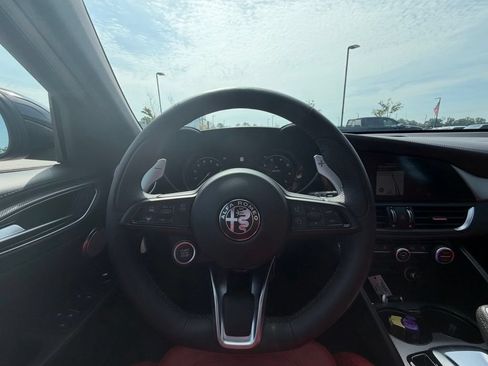 Used 2024 Alfa Romeo Giulia Veloce RWD image 31