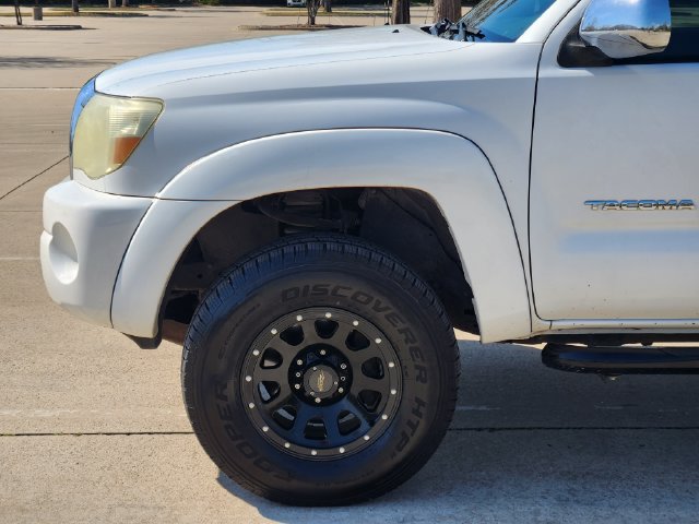 Used 2005 Toyota Tacoma PreRunner RWD image 8