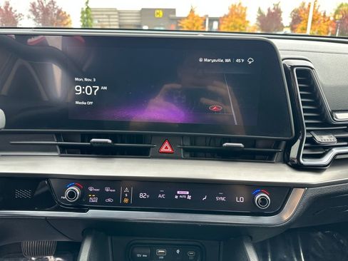 Used 2023 Kia Sportage EX image 22